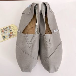 Tom’s Alpargatas Slip on Flats Grey SZ 9